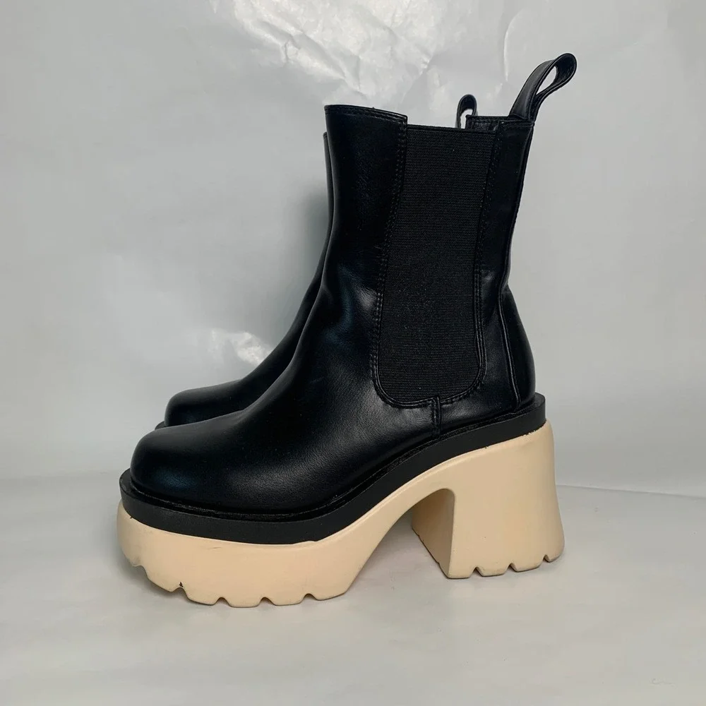 Liliana Womens Black Cream Chunky Platform Block Heel Chelsea Boots Size  5.5